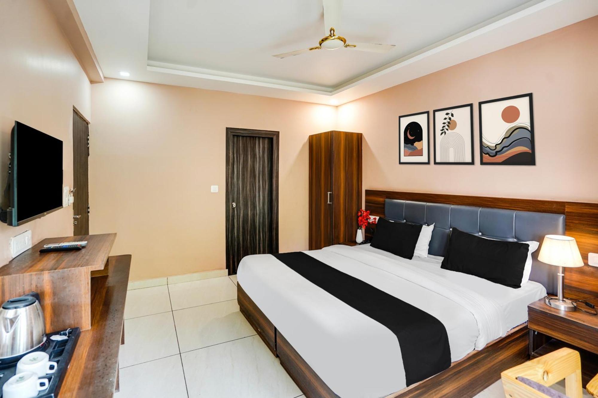 Super Townhouse Tapovan Extérieur photo
